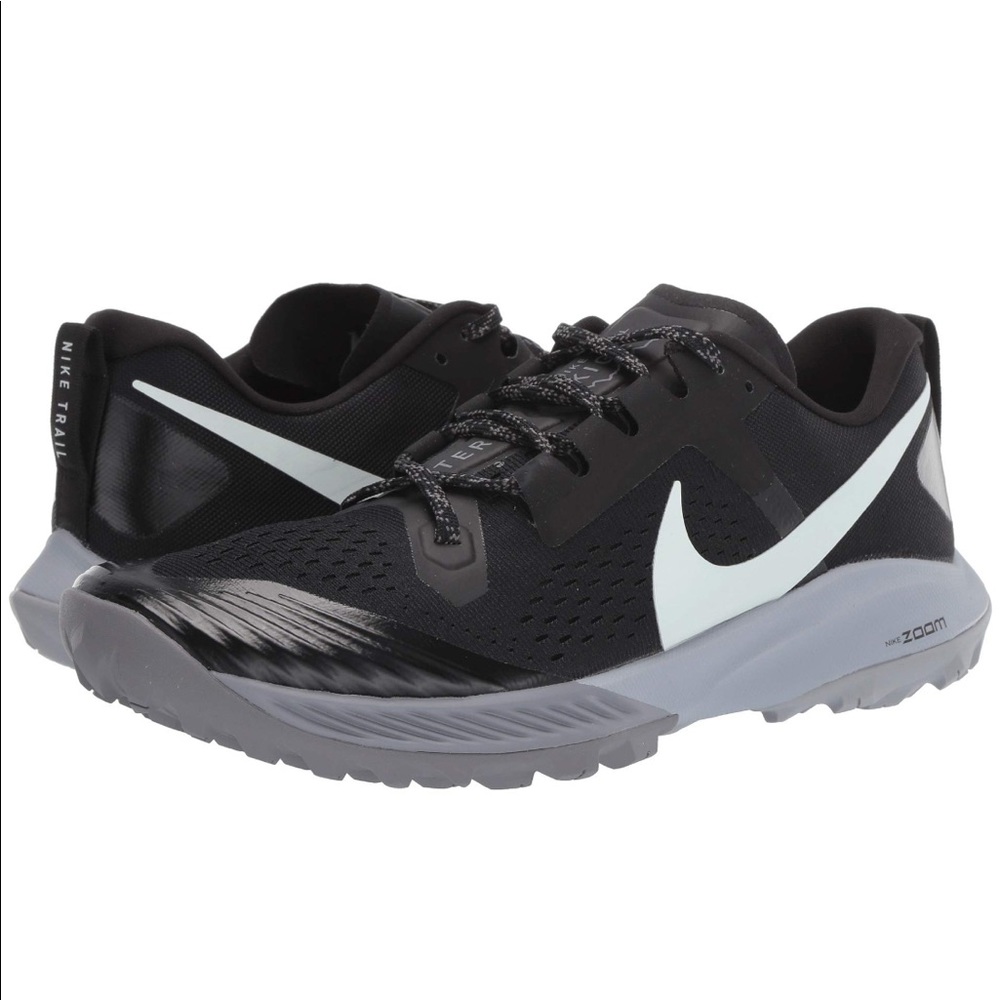 Men’s Nike Air Zoom Terra Kiger 5 Size 9